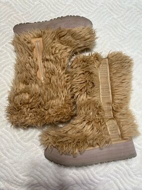 UGG Fluff Momma Sugar Boots Tan Teddy Fur Platform Sz 8 EUC